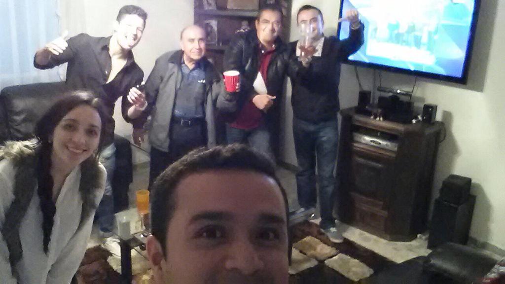 cesar_sanchez85's tweet photo. Vamos Patriots saludos desde GDL #SB49EnTD http://t.co/yRhg1PyoEd