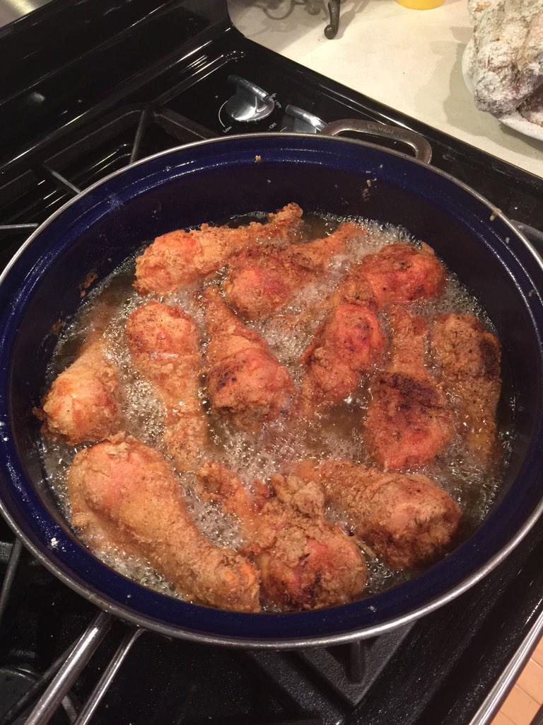 easycarguy's tweet photo. @kroger chicken fried with @beefreeGF gluten free flour. So tasty you wouldn't know it not the real thing. http://t.co/IaHePpxCqV