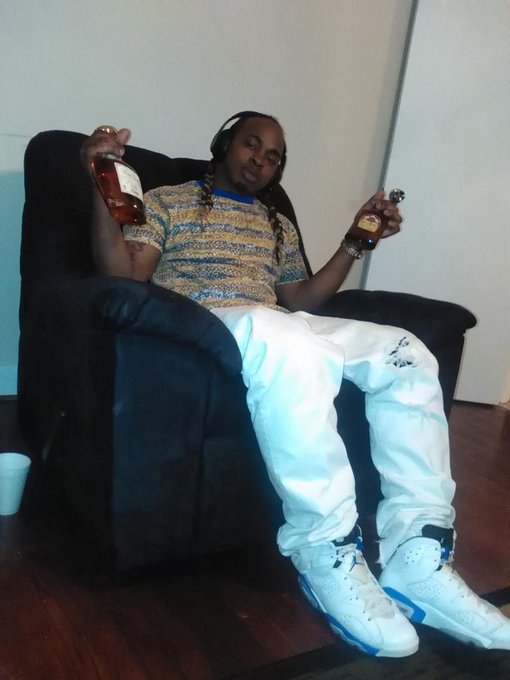 Coolin Watching #SuperBowlXLIX http://t.co/enrhUh3Iei<a href="/tag/superbowlxlix"class="tags">#SuperBowlXLIX</a>