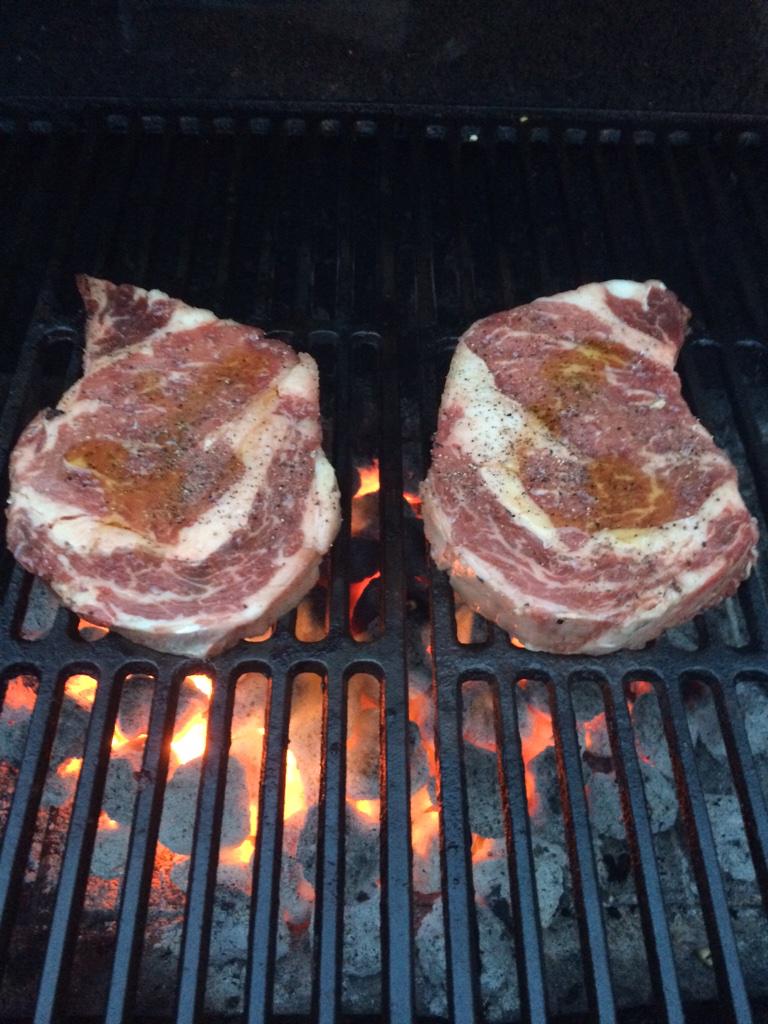 risk235's tweet photo. Grilled meat and @SaintArnold #SABB8 #SB49 http://t.co/iMZuHE7Kpk
