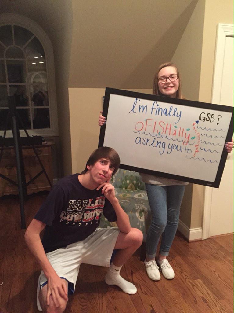 GSB2015's tweet photo. Our next glassposal is @katie_zotter and @dcjdanny ❤️ keep on sending them in!!! #glassposals #lessthanaweekaway http://t.co/F4ne7UXKd4