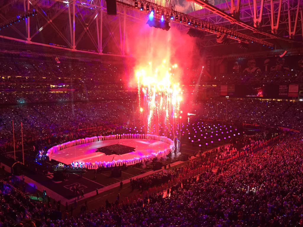 usainbolt's tweet photo. Definitely a firework @katyperry #SuperBowlXLIX #HalftimeShowKatyPerry http://t.co/OoU5mLIbDK