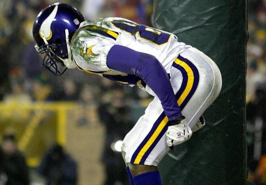 Will there be an excessive celebration penalty called: YES. Baldwin channeling Randy Moss. #CoversPartyPropSheet