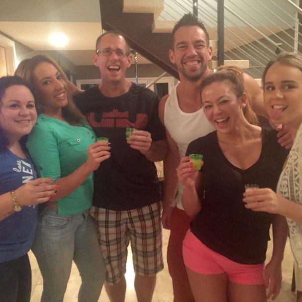#cinnamontoastcrunch #shots RT @RICHELLERYAN: The Super Bowl Crew @mialelanixxx @thejohnnycastle @alexxxisadams<a href="/tag/cinnamontoastcrunch"class="tags">#cinnamontoastcrunch</a><a href="/tag/shots"class="tags">#shots</a><a class="tags" href="/tag/richelleryan">@richelleryan</a>