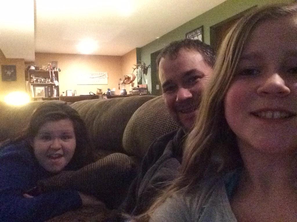 MurraySkinn's tweet photo. Watching super bowl with my girls #SuperBowlXLIX #GoSeattleSeahawks http://t.co/b1OS4HU4F6
