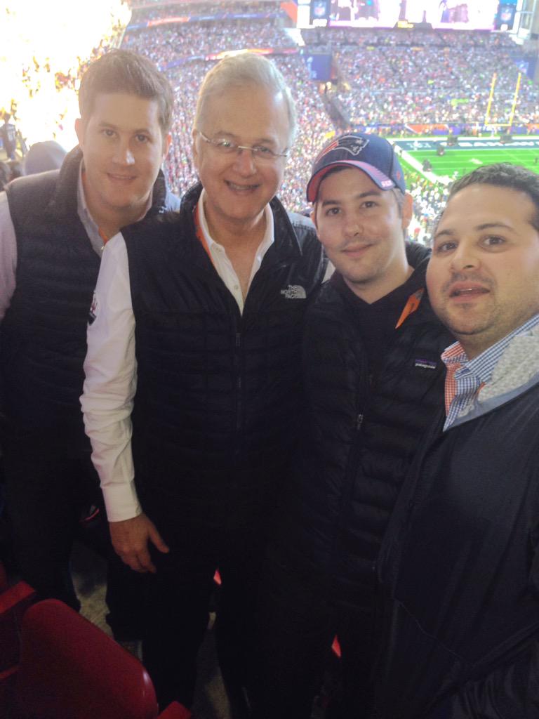 davidsalasmtz's tweet photo. Goooo pats!!! #sb49 http://t.co/r02nC04Q4Y
