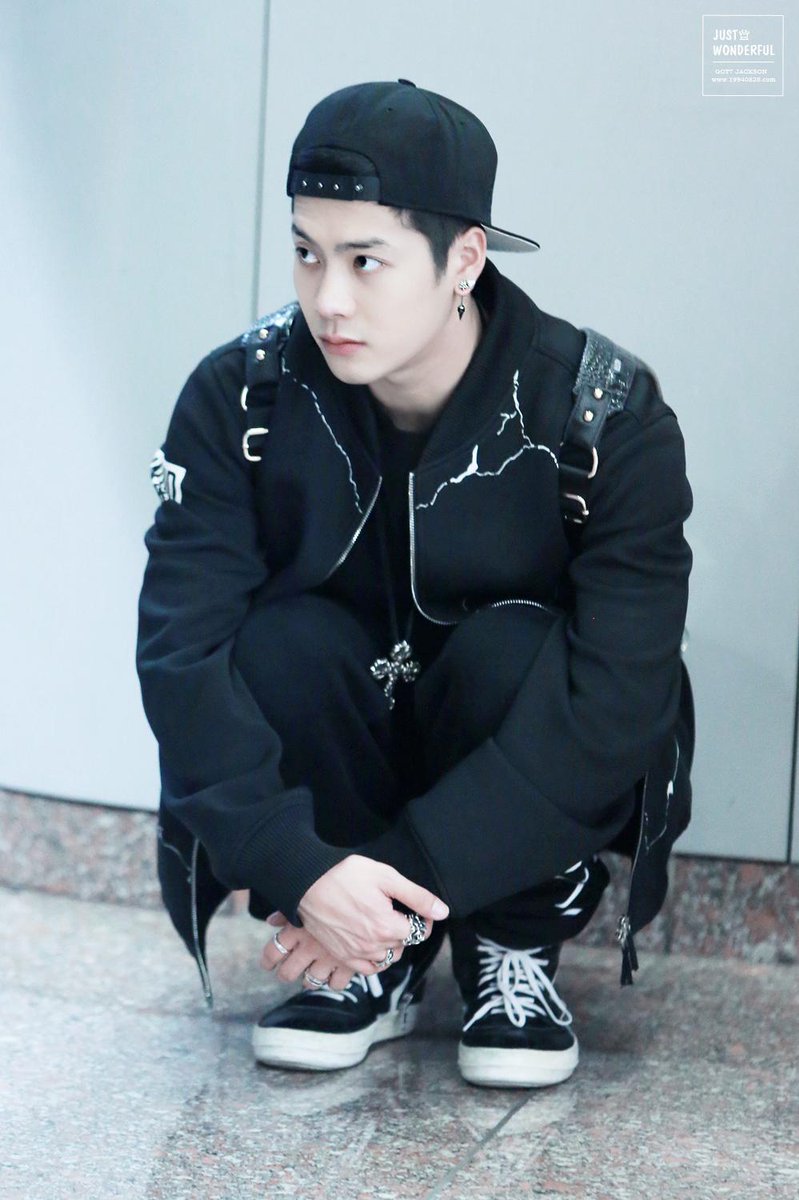 19940328com's tweet photo. [PICS UP!!] 150114BEIJING #잭슨 #JACKSON 하하하 만리장성에서 화보 찍어~~~캬캬캬 
>>> http://t.co/Q5srBiU6fY http://t.co/lFmByTDjVK