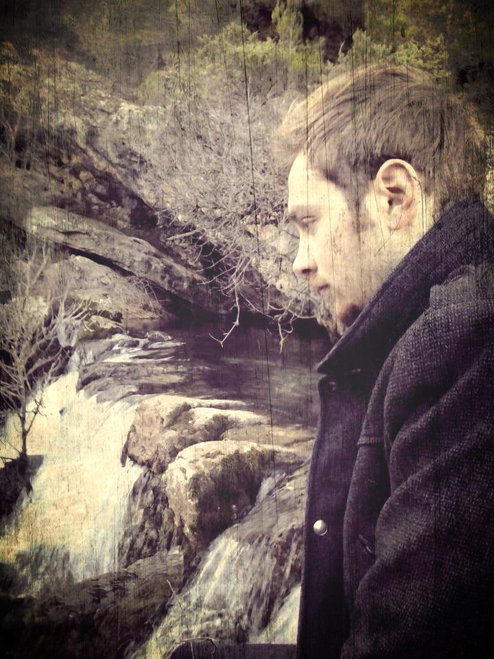 USA_to_Japan's tweet photo. Have you ever wondered who's the fantastic vocalist from #LifeInTheBox?
Proudly presenting@USA_to_Japan vocal Antonio http://t.co/MWTpOPAF0F