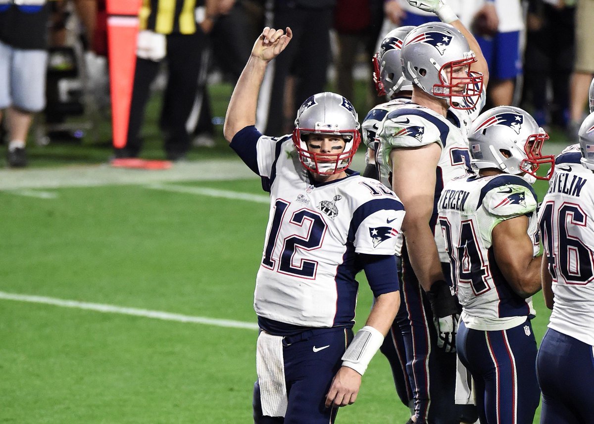 SportsCenter's tweet photo. Tom Brady wins championships 10 years apart, the longest span to win 2 Super Bowls in NFL history. http://t.co/XYBUElO9dM