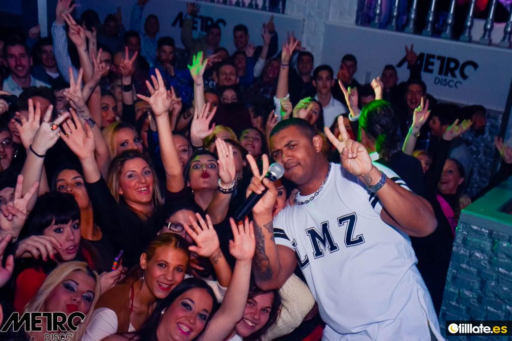 MetroDiscoJerez's tweet photo. Buen Sábado de la mano de @henrymendez_  #dalemambo #FULL  Gracias por todo! #instaphoto  Empezemos la Semana !!! http://t.co/mlszecdtv5