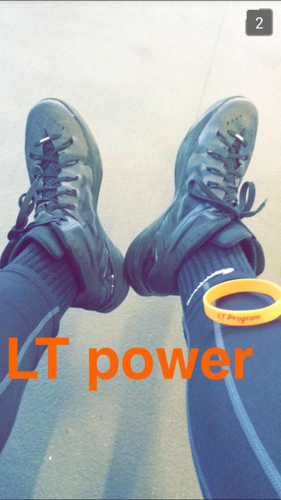 truninger7020's tweet photo. Nate's always reppin for me and working hard!! #relentless #basketball #getvertical #LTProgram http://t.co/sFtsr9Q2wz