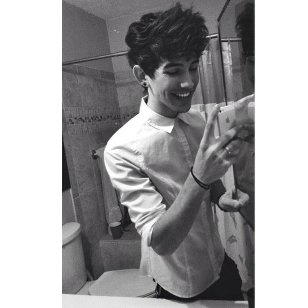 #mce I love you baby !❤️ You mean so much to me and 140 characters can't decide it ! 😘 <a href="/OverProtectxve/">Dillion</a>