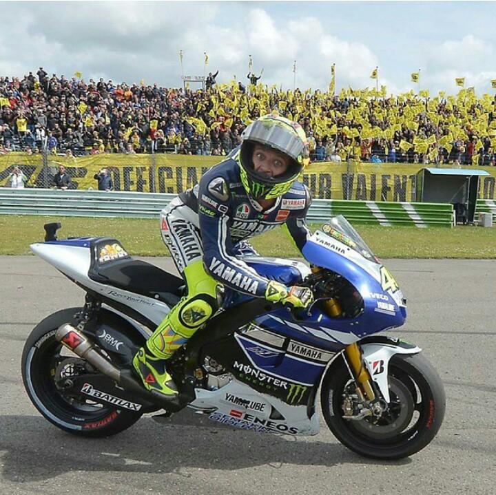 Happy birthday to the best rider of the world, Valentino Rossi! 