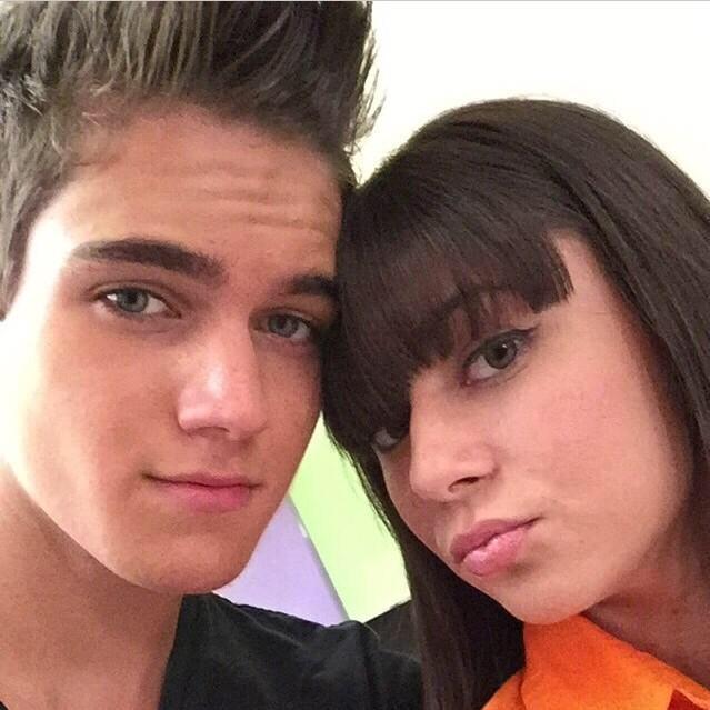 AwesomemiaMia's tweet image. Me and @DanielMillerrr