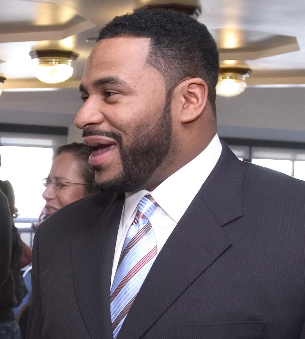 A Happy 43rd Birthday to Hall of Fame Running Back, Jerome Bettis! 
