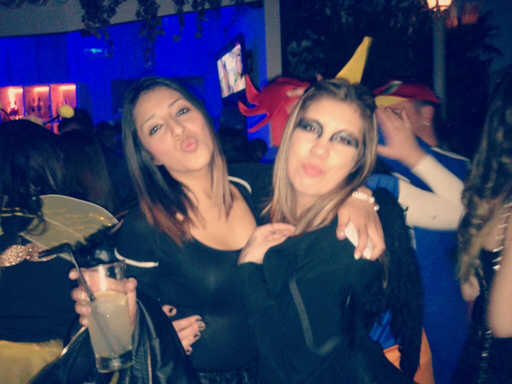 Jaanneet95's tweet photo. Carnaval con mis BONITAS!! @paula46her @LoorenaaMoreno http://t.co/GUkscuUB9V