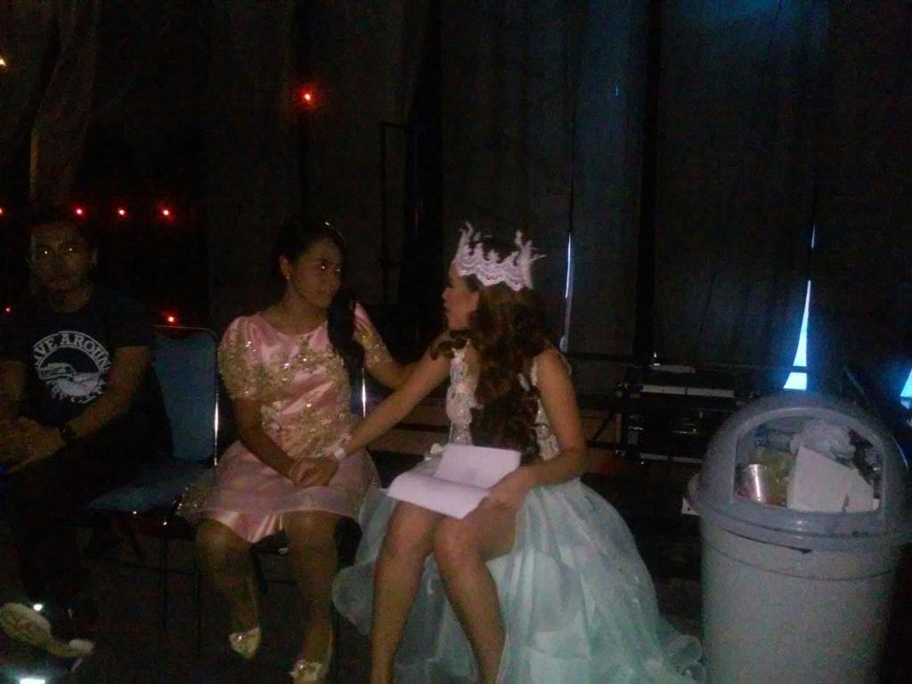 Hanin with fans (ayu tingting)hehe.. <a href="/Hanindhiya_tys/">Haneen</a> <a href="/Haninours/">Haninours OFFICIAL</a> #HaninOnMI2015