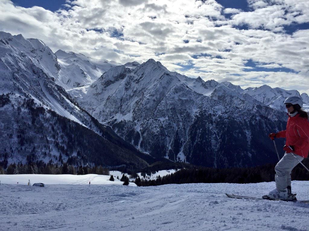 watson_bev's tweet photo. Skiiiiiiiiiiiiiiiing🎿 http://t.co/giAjIvx9Uj