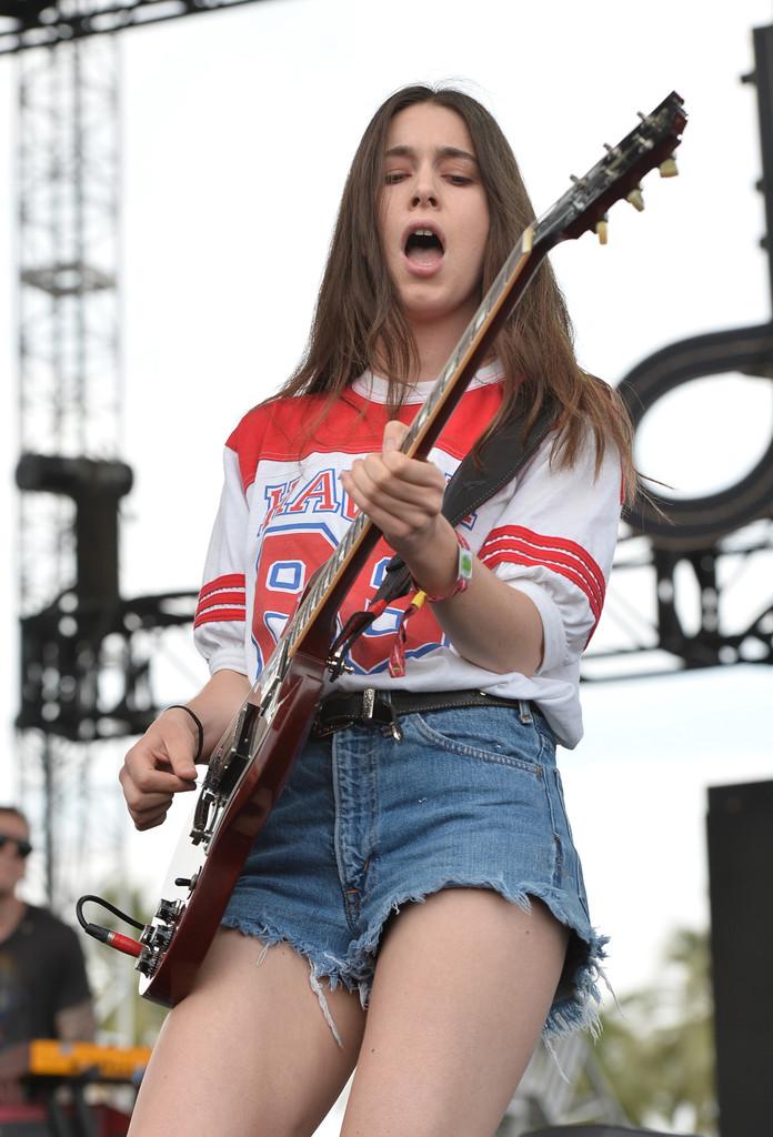 Happy birthday, to my future wife, danielle haim. i love you, boo thang       