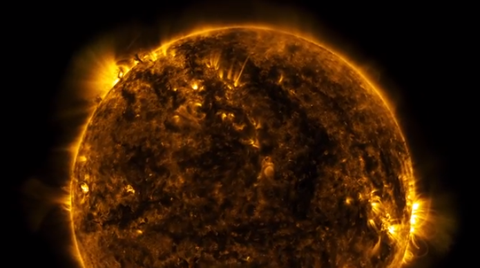 AdventuredSite's tweet photo. Watch 5 Years in the Life of The Sun in Just 3 Minutes http://t.co/hTCBnUpaeJ #natureporn #videooftheweek http://t.co/mtFweq3uN0