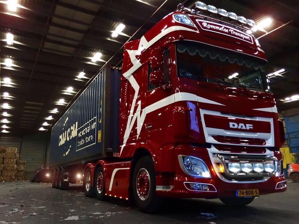 TIRitaly's tweet photo. Wow #DAF!! Buona serata @ILRER730FANPAGE @Ricardo_730 @victorleveque28 @WimvanHal @DENTILogistica @lew_hunter http://t.co/RIZQ2TW6ou