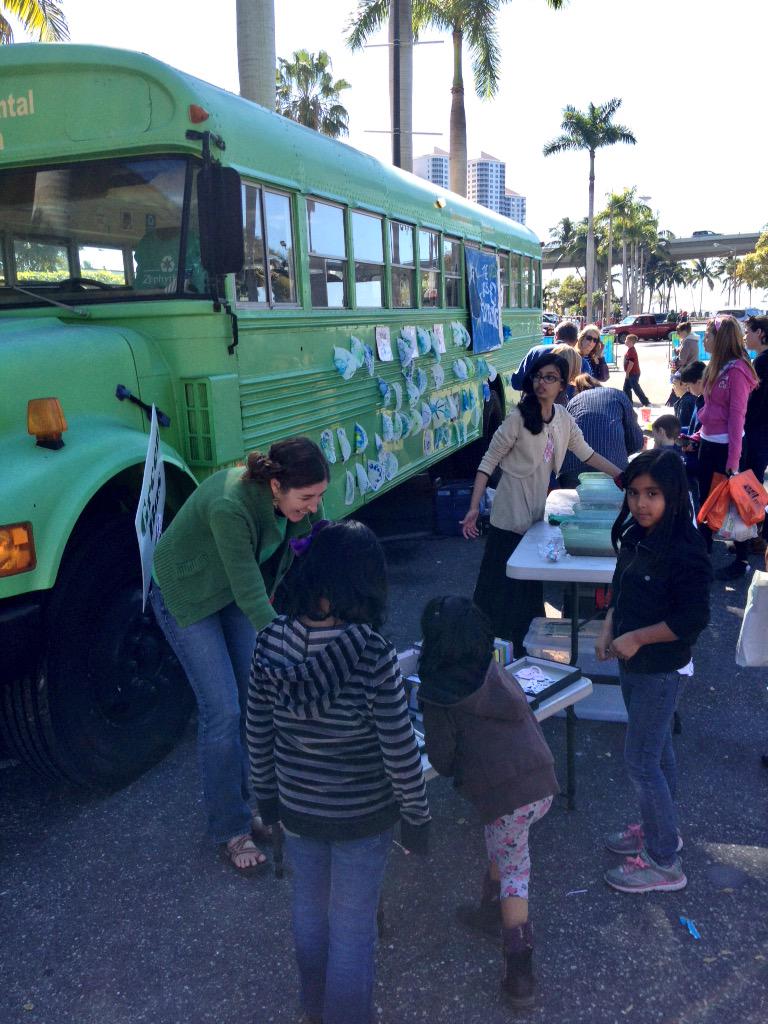 LeeSchoolsEE's tweet photo. Don't forget to check out the outdoor exhibitors at STEMtastic Day of Discovery. #LeeSTEM http://t.co/2fcha4Vswm