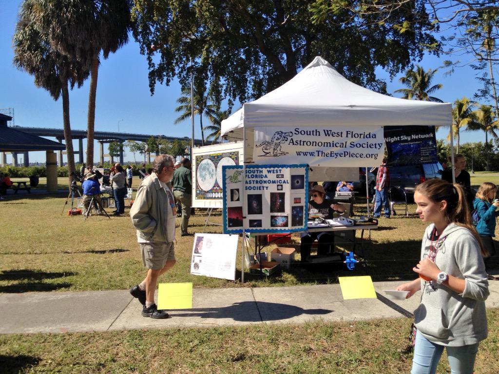 LeeSchoolsEE's tweet photo. Don't forget to check out the outdoor exhibitors at STEMtastic Day of Discovery. #LeeSTEM http://t.co/2fcha4Vswm