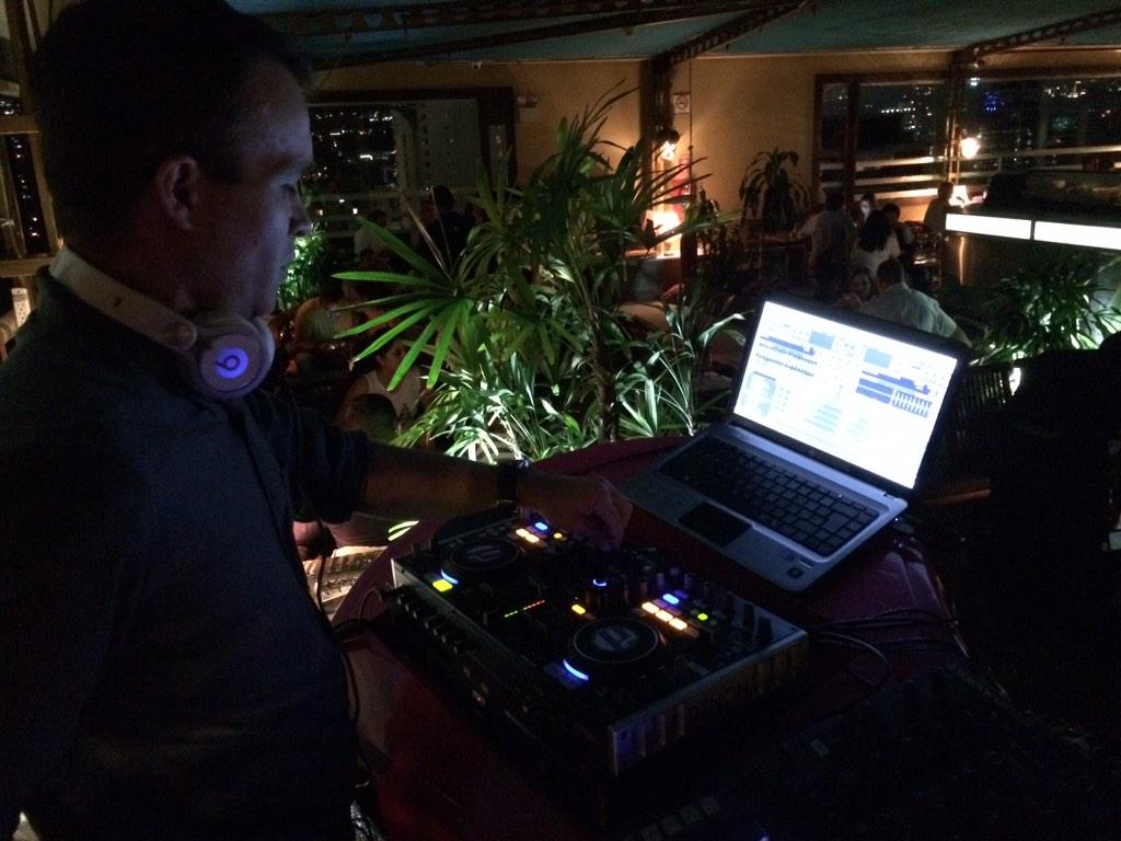 Esta noche de celebración del Amor y la Amistad no te pierdas los fabulosos mixes de <a href="/josegarciajbl/">Jose Garcia</a> #360Valentine