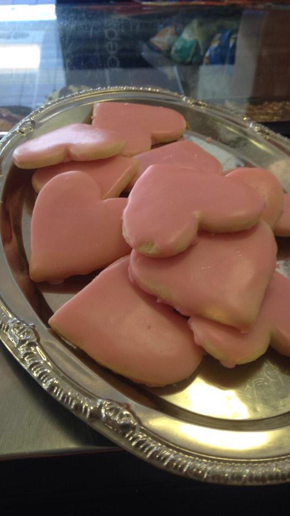 kanokabe's tweet photo. Happy Valentin's day ma peeps!!! http://t.co/gXQmXx6WTx