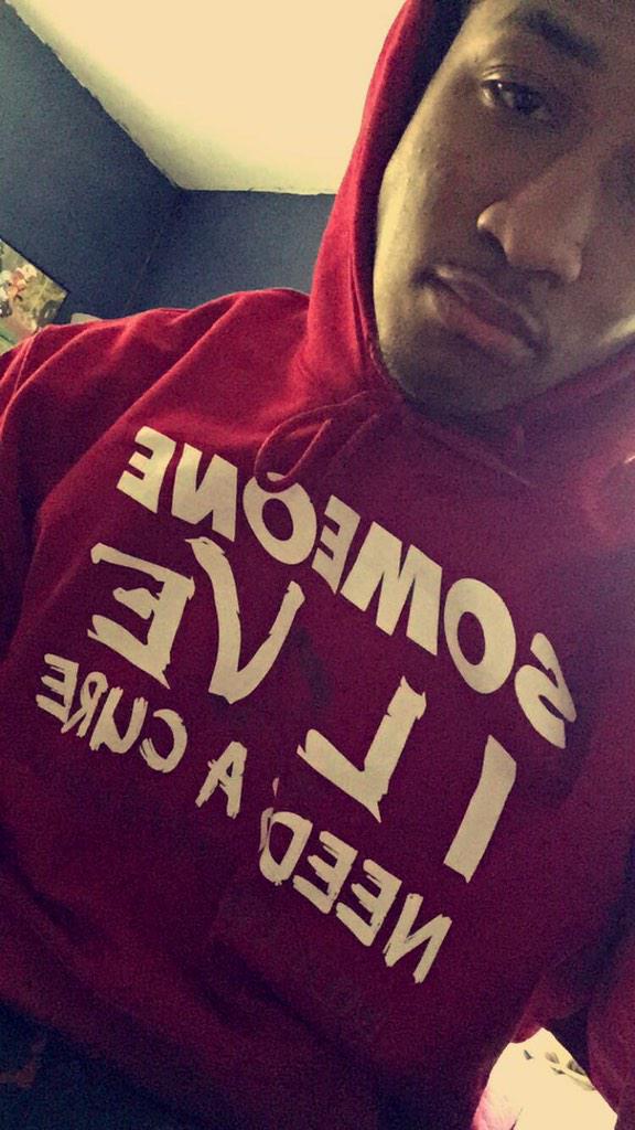 RealDariusChat's tweet photo. Hoodies came in today🙌 #SupportPops 👨 http://t.co/7ZWYQmlHQ5