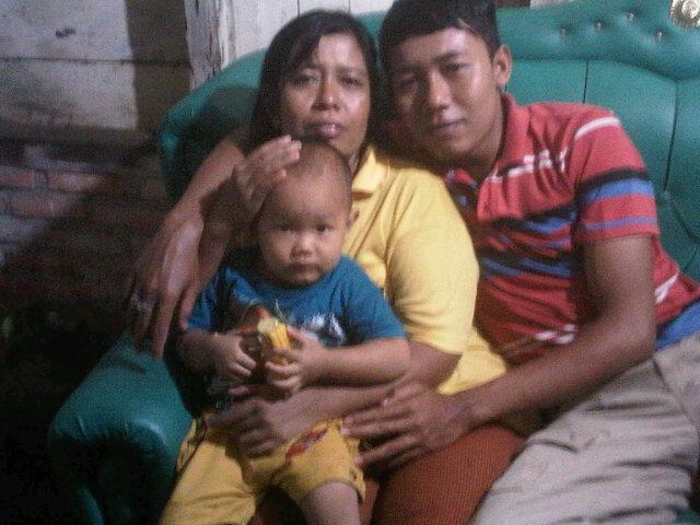 ErfandarR's tweet photo. My mather » I miss you muaaaccchhhhhhh http://t.co/c9fI6qTuu2