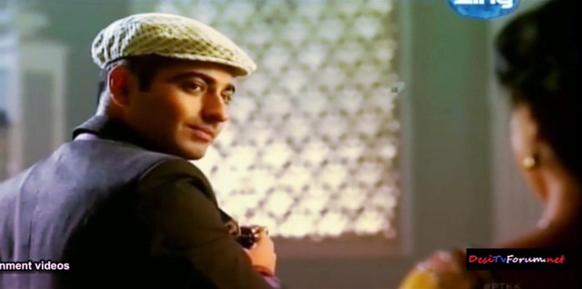 TheOzCule's tweet photo. Their Entry! ^_^ <3 #ParoDev #Harshita #PyaarTuneKyaKiya @zingtv http://t.co/1YOsfGfMWX