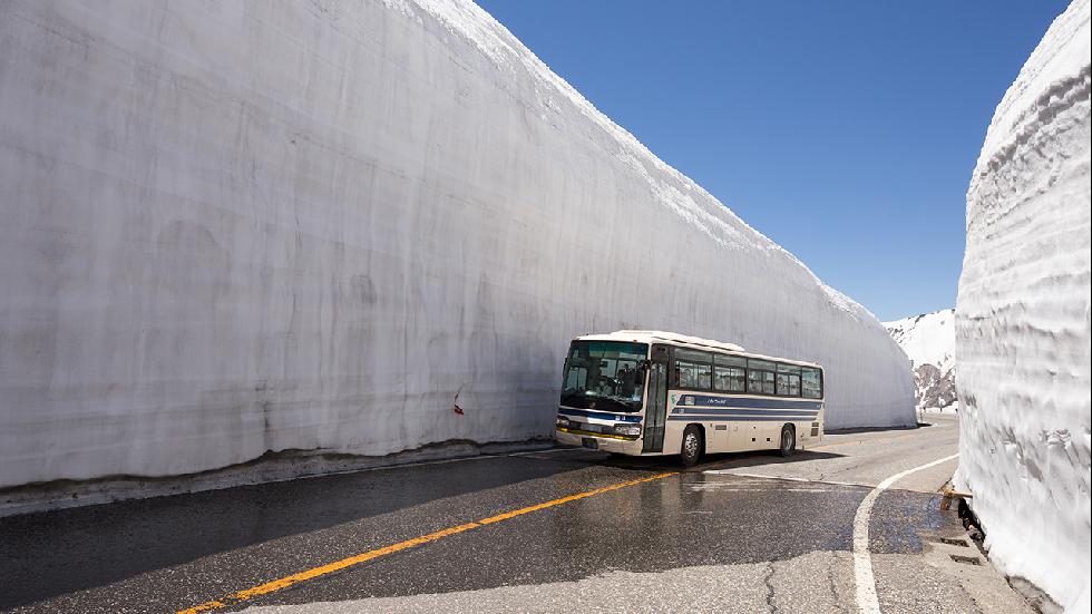 They still haven't shoveled the sidewalks, <a href="/rachbarnhart/">Rachel Barnhart</a>  via <a href="/weatherchannel/">The Weather Channel</a>