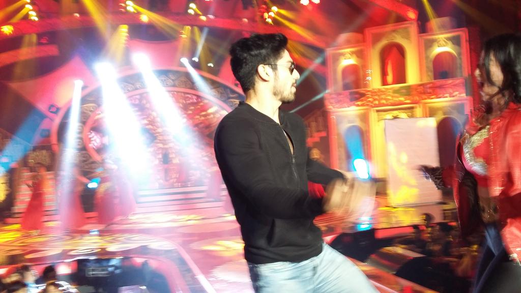 Lavers_Jakarta's tweet photo. thanks for share n tag "@YuanAham: @whatsonANTV @BollyStarANTV @dewiperssik12 and @lavanyabhardwa1 http://t.co/76H12L6tUs"