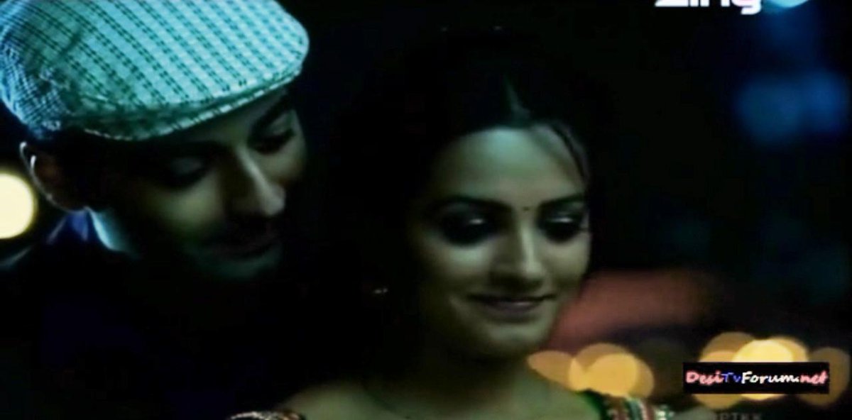 TheOzCule's tweet photo. LOVED THEIR CHEMISTRY! #ParoDev #Harshita #PyaarTuneKyaKiya @zingtv <3 http://t.co/IW4k44ErxN