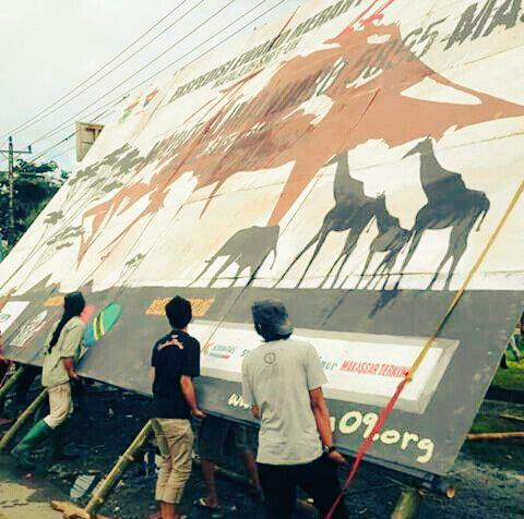 JackJackal78's tweet photo. Pada sumange q sappo RT"@Mapala09_FTUH: Tradisi kmi blm mati!!! #teknik09 #mapala09 #pasangbaligho #ewakokilimanjaro http://t.co/riYt0X4fS1"