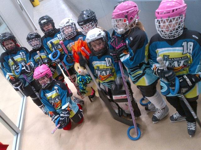 HanoverRingette's tweet photo. U8 Ready to rock on Newmarket! #RingetteRocks http://t.co/ZXSEQZI5mz