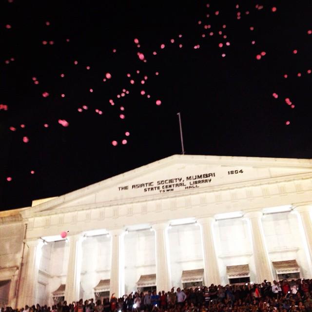 kgafest's tweet photo. Love is in the air #FortisPinkConcert #NehaBhasin #ValentinesDay #AsiaticLibrarySteps #htkgaf http://t.co/5RaaGaoEjb