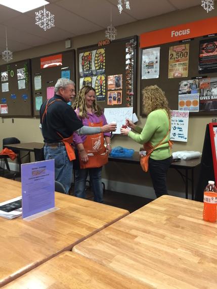 FloodKimberly's tweet photo. 3627 having Sunday's for V Day @TammiVenable @TerriDavisB @Chriscwarnold @Dsrthorn http://t.co/c0M6ZZcTYh