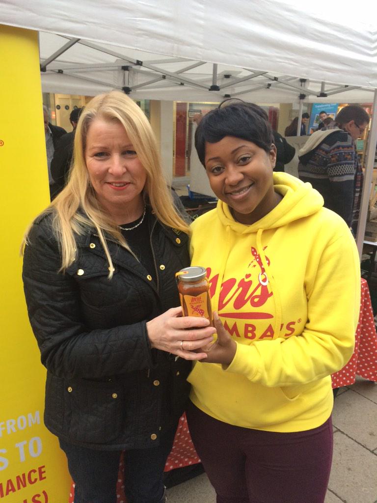 theglowupkitchn's tweet photo. Last jar of the @MrsMuambas has SOLD OUT @_TheMarketCo Northwich so happy had to take a pic with my last customer SM😃 http://t.co/QLlv0Ndnxg