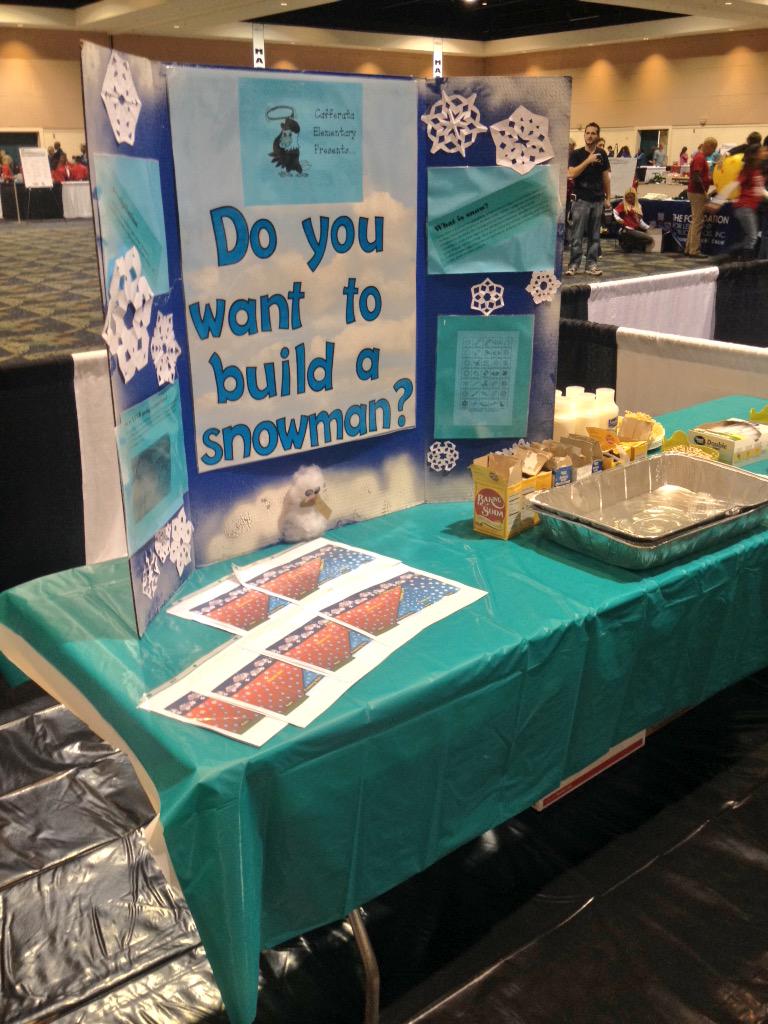 LeeSchoolsEE's tweet photo. Snow in Florida?!?! See it for yourself at STEMtastic Day of Discovery. #LeeSTEM http://t.co/eMM1Q9W9Y4