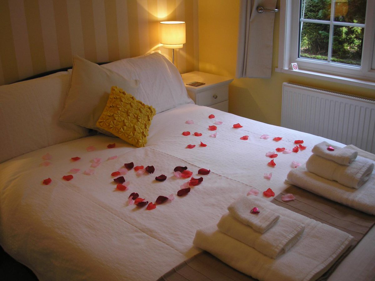 PethertonC's tweet photo. Happy Valentine's Day from all of us @PethertonC
Celebrating a special occasion? Book now at http://t.co/va2wVKFtUI http://t.co/jHyg5MxKEL