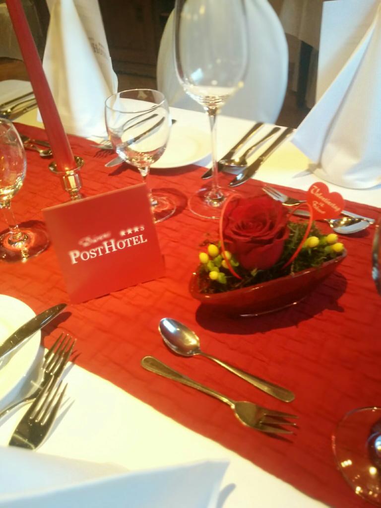 DurensPosthotel's tweet photo. Wir wünschen Euch einen romantischen #Valentinstag http://t.co/ePo5ASiX6x