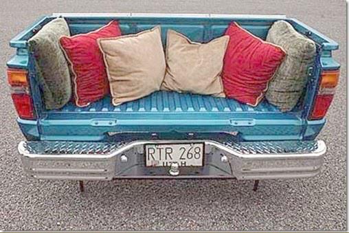 EMsStTE's tweet photo. Fixin' to settle into this love seat with my girl, crack open a box of wine and watch some Peach Bowl. #OurRomance http://t.co/ogdL0qx6hW