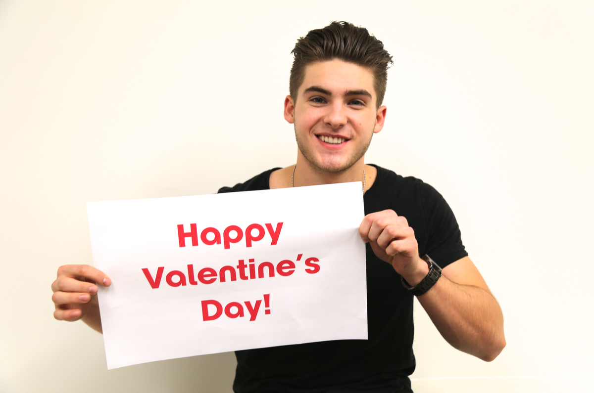 PLLonMax's tweet image. Happy Valentine's Day from @ReallyCody! #PLL