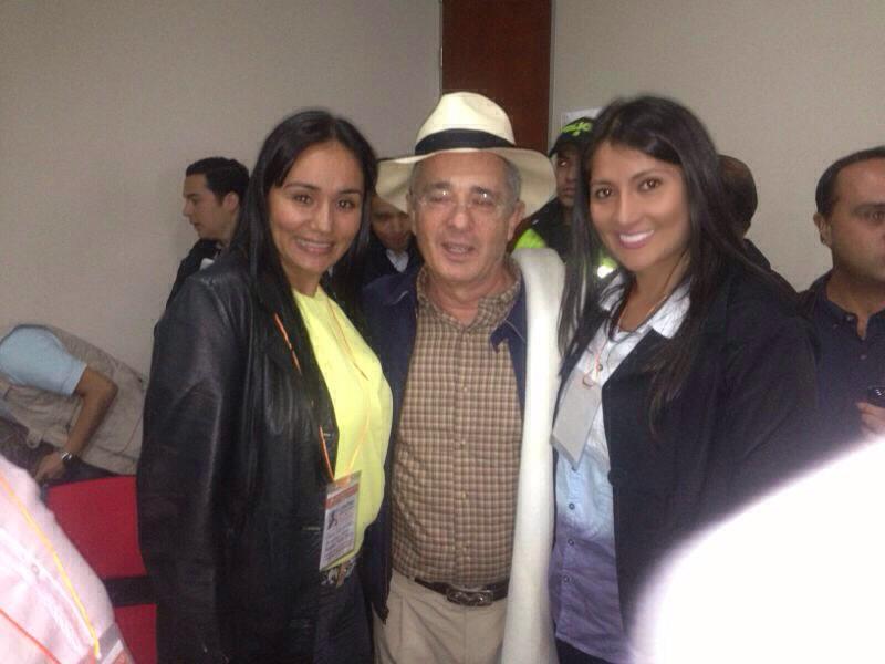 EuniceEscobarB's tweet photo. "Necesitamos candidatos para construir partido, no para lograr aspiraciones personales" Dr @AlvaroUribeVel http://t.co/6515A6Ahr5