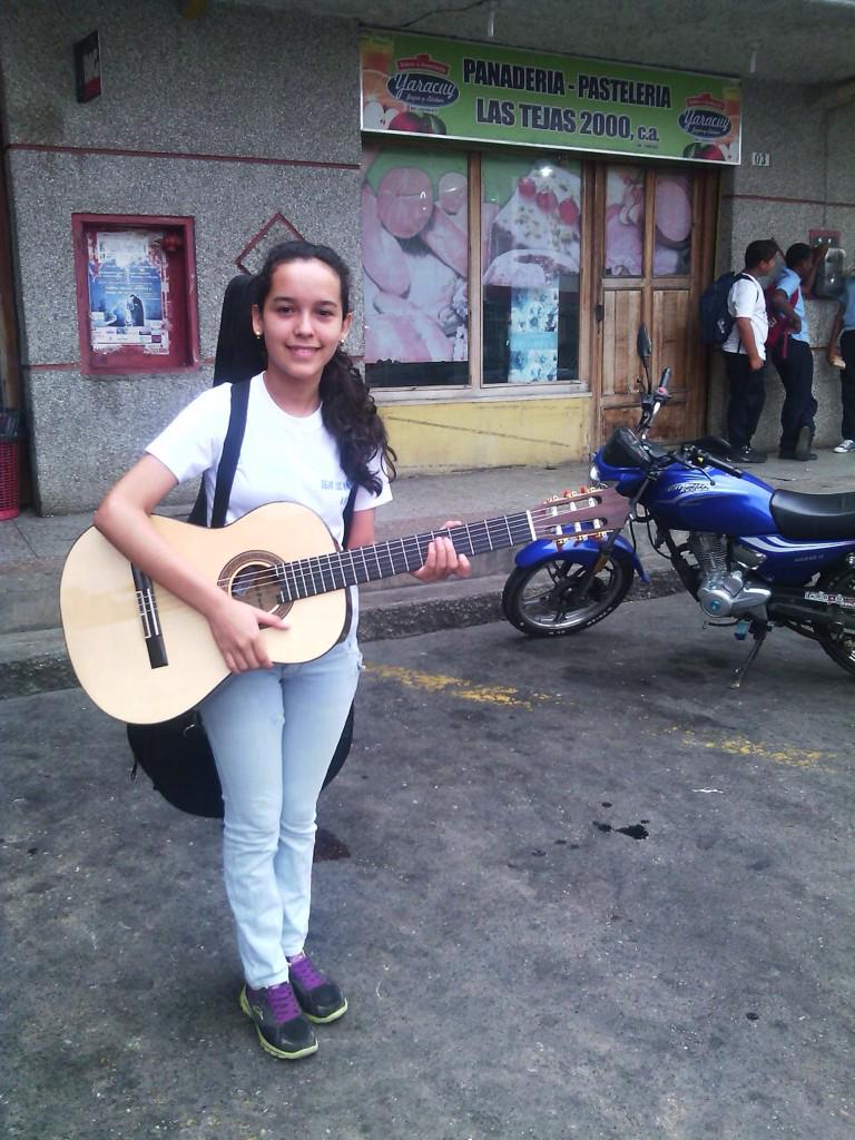 orqtinaquillo's tweet photo. Vamos todos celebrando #ElSistemaCumple40 #TocarCantarYLuchar http://t.co/2o2M8qw9sc