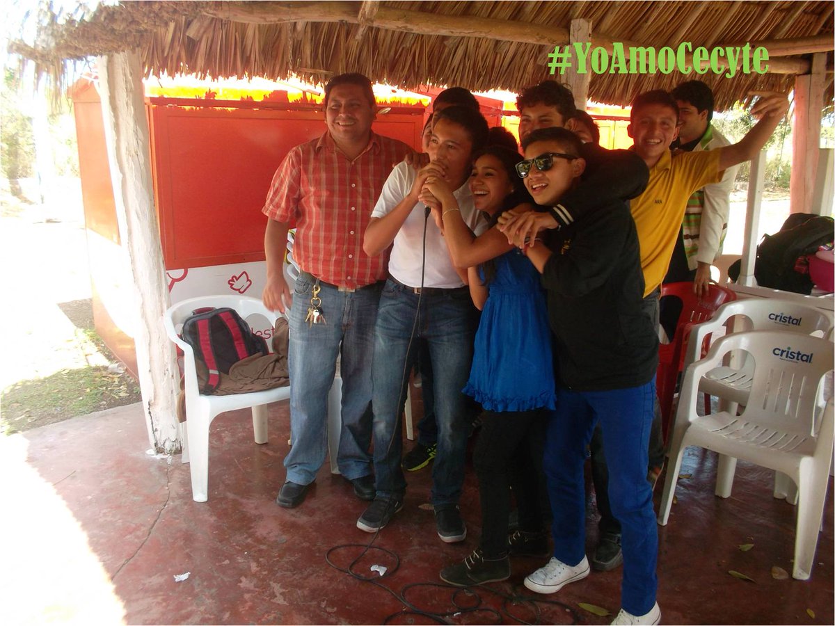 melefren's tweet photo. Celebrando el día del amor y la amistad con la comunidad @cecytey05panaba @sayonara2609 @ccecyte felcidades http://t.co/aprOo01Wta