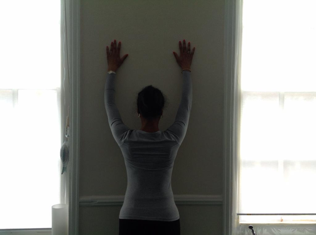 livingpilates's tweet photo. WAKING UP THE MUSCLES OF YOUR SHOULDER GIRDLE THROUGH LATERAL BREATHING! Living Pilates Enfield on facebook http://t.co/u6EGT96RKN
