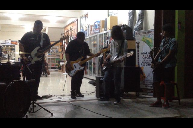 Valentinan tetep segan cc @eno_chaniago <a href="/Endri_Troya/">Endri Syahrizal</a> <a href="/thony___/">thony</a> <a href="/IBFOfficial/">IndonesianBassFamily</a> <a href="/IBF_Solo/">IBF Chapter Solo</a> <a href="/harrytld/">harry toledo</a> <a href="/IBFtelukkuantan/">IBFkuantansingingi</a>